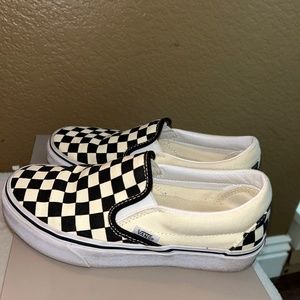 Vans Classic Slip-On Women's Flats /Black & White